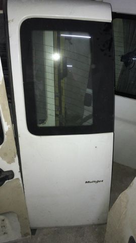 FİAT DOBLO SAĞ ARKA BAĞAJ KAPAĞI